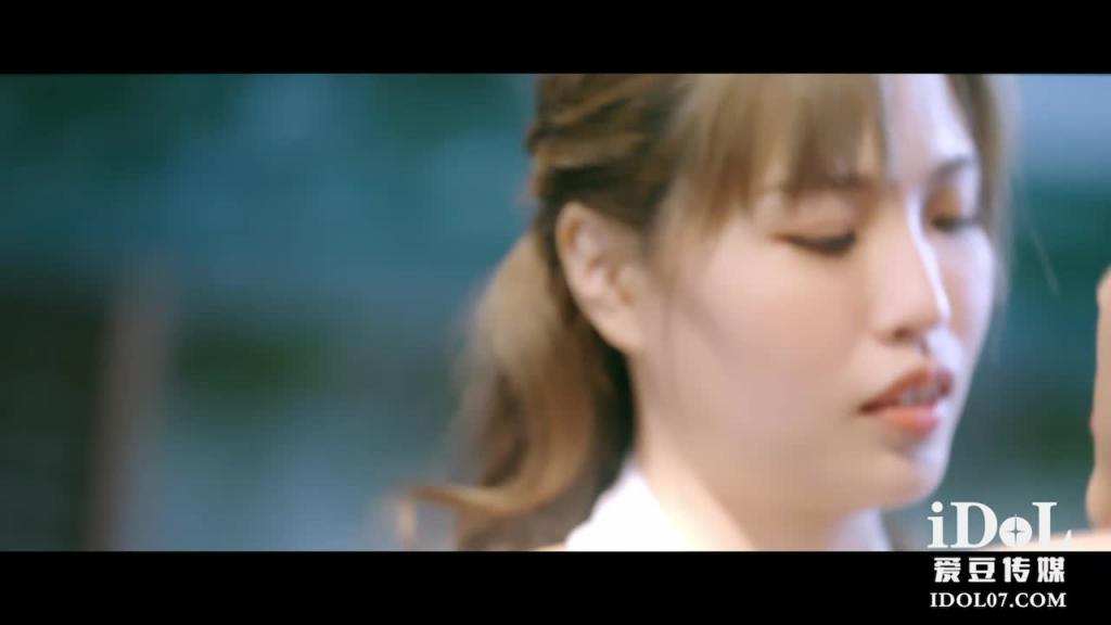 ID5237 - 女作家的放荡绮想 预览截图 1