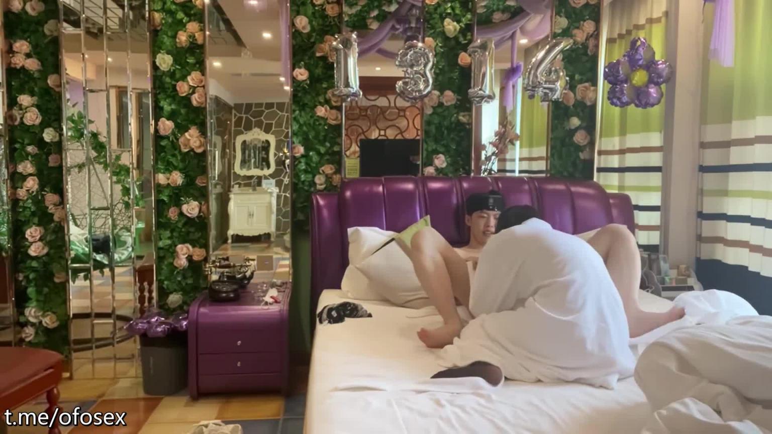 黑色骚母狗刚被我开苞没多久，求我狂干内射她 预览截图 4