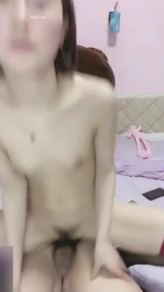 粉嫩少女配帅哥,高中同学聚会后多人群P 预览截图 2