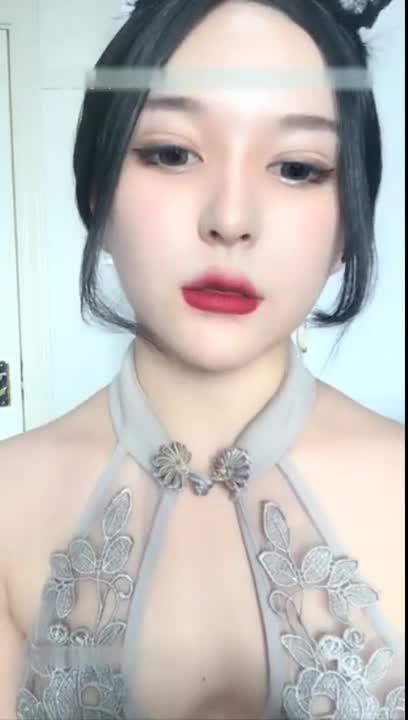 绝对高颜值气质御姐女神主播收费秀房 天使脸庞魔鬼身材 搔首弄姿 揉奶揉穴十分诱人 预览截图 9