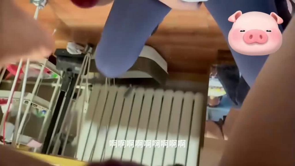 第一部:爸爸欢迎光临我的小骚穴,正在上学的学生被调教成母狗 预览截图 4