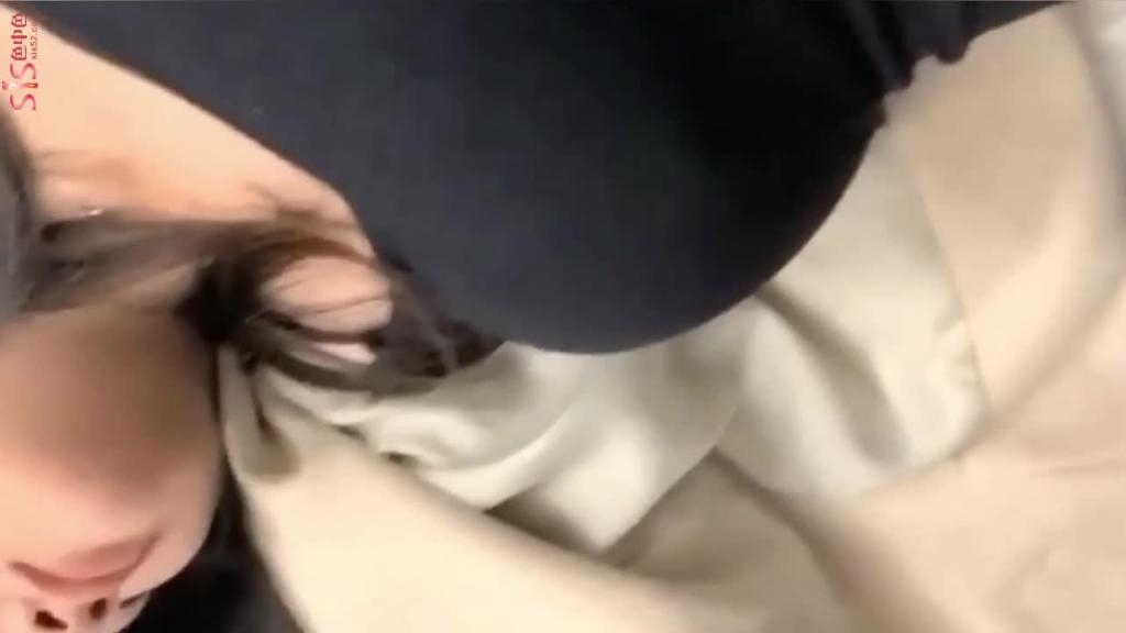 【宿醉强攻】公司聚餐灌醉暗恋的女同事,带回家奸淫! 预览截图 5