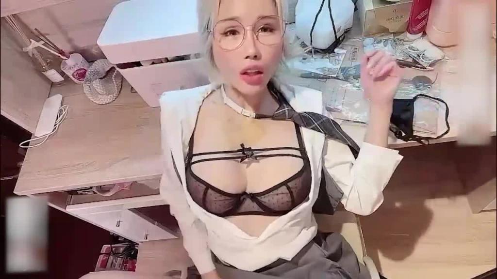 【极品巨乳肥臀女神辛尤里】完整版~绝世容颜完美身材~充气娃娃般肤白貌美~刺激~ 预览截图 12