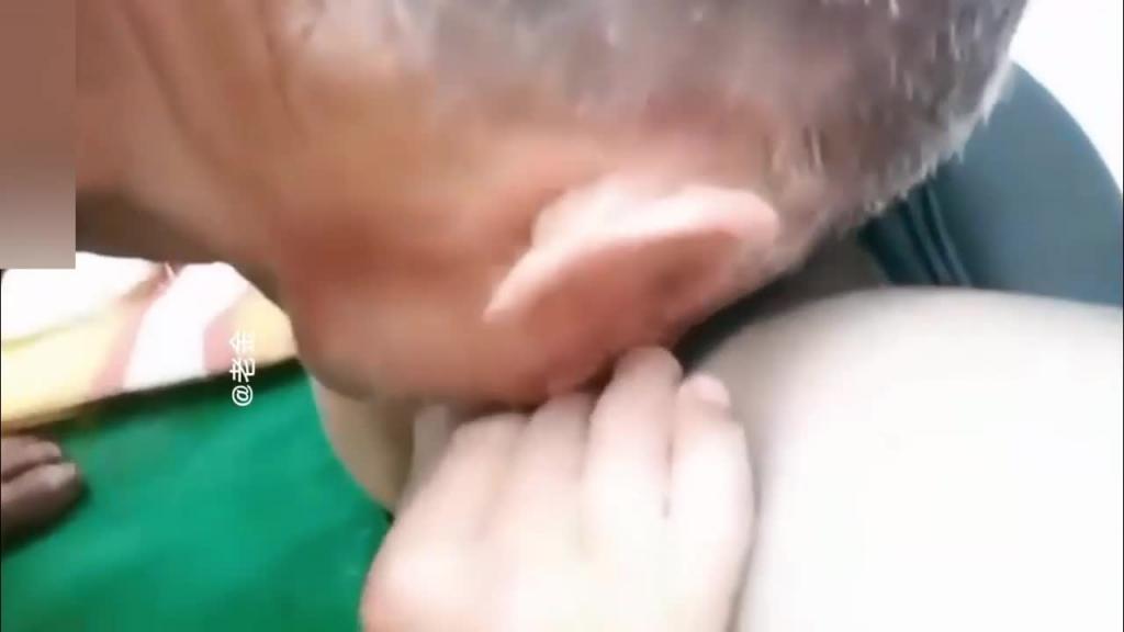 (福利)儿媳跟老公公乱伦偷晴违背道德伦理老头鸡巴还挺硬让儿媳妇鳜屁股操 预览截图 10