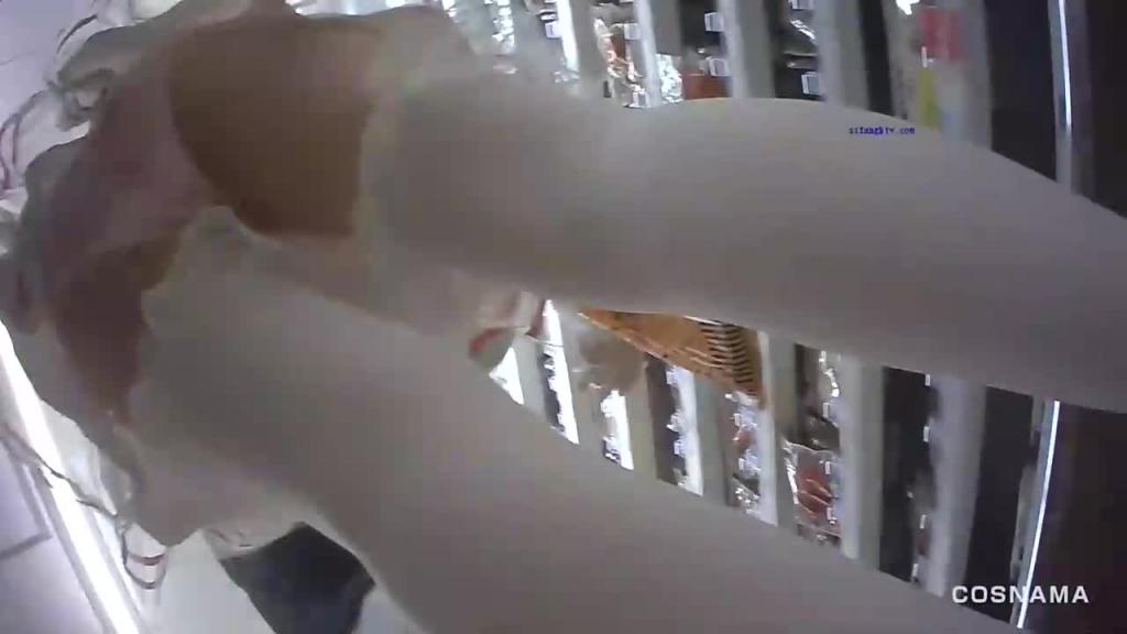大胆偷拍台妹裙底,不穿打底裤被看得一清二楚性感身材-黑料曝光21 预览截图 4