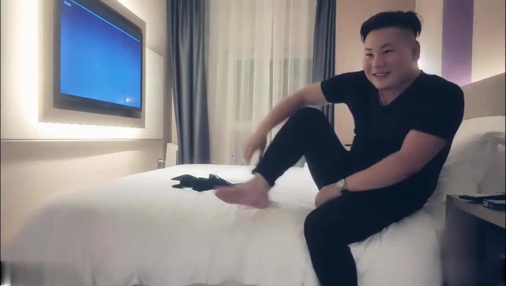 (4500约大长腿网红妹)你鸡巴好大啊 预览截图 3