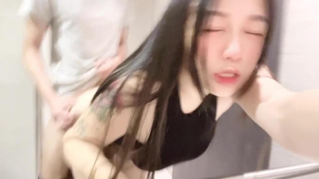 台灣外流火車上的廁所野戰！ 预览截图 9