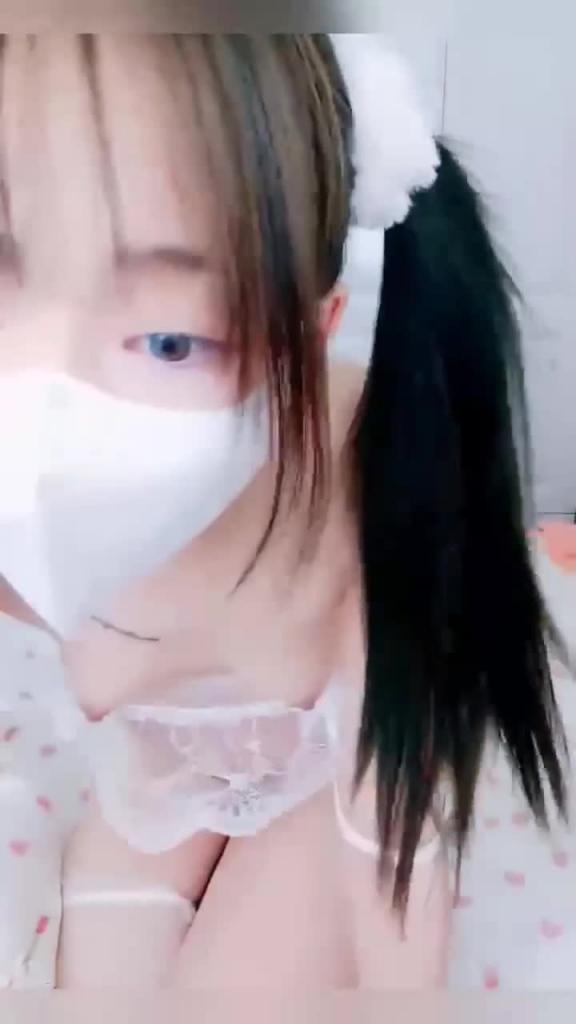 【卡哇伊萌妹】马尾美腿翘臀，掰穴嫩到出水 预览截图 3