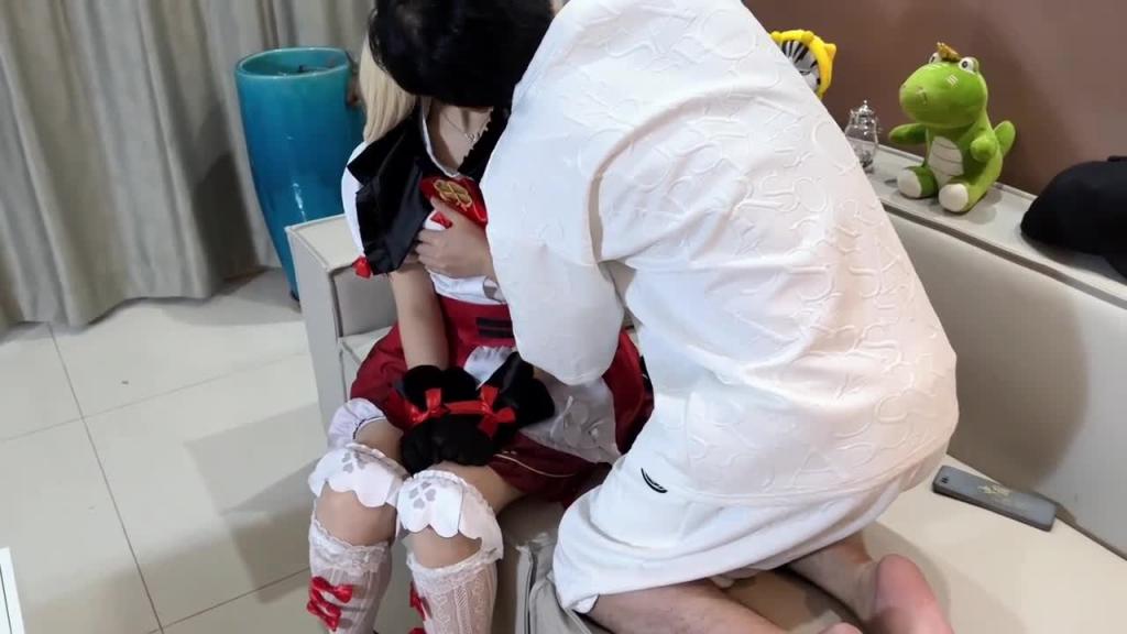 害羞新人首秀cos原神游戏可莉等待继续调教 HLS-158 预览截图 3