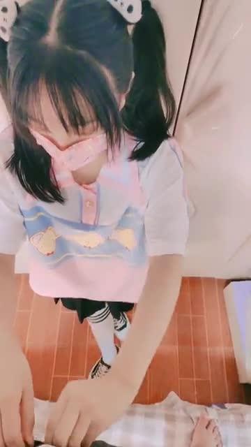 萝莉无毛一线天肥穴第一视角极品拍摄 预览截图 2