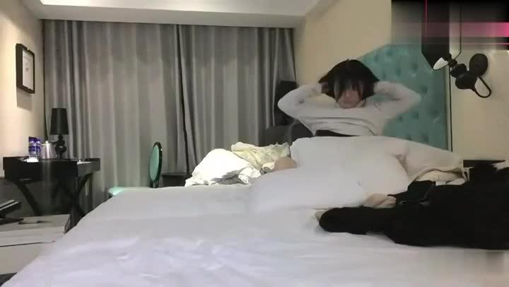 【PUA骗炮高中生】渣男忽悠清纯学妹“我只蹭蹭不进去”结果被操翻操完后悔大哭！ 预览截图 11
