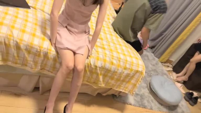 极品女神双飞场,专业黄播团队 预览截图 3