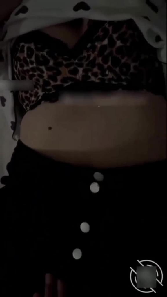 【妹妹不是处女了】亲哥与还在上学的妹妹乱伦 预览截图 3
