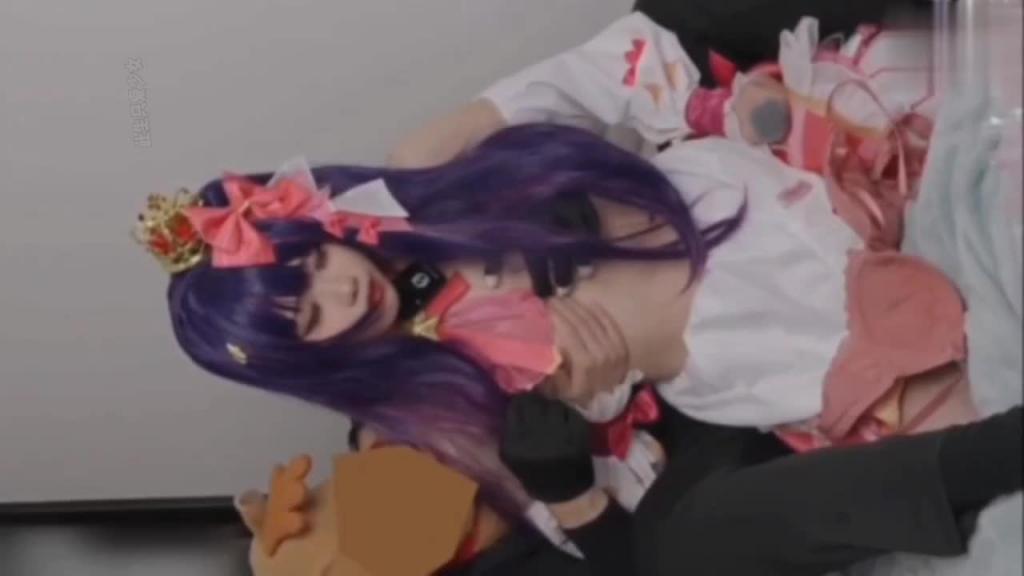 极品白嫩萝莉cos美少女女上位被金主玩弄啪啪爆操白虎嫩穴 预览截图 6