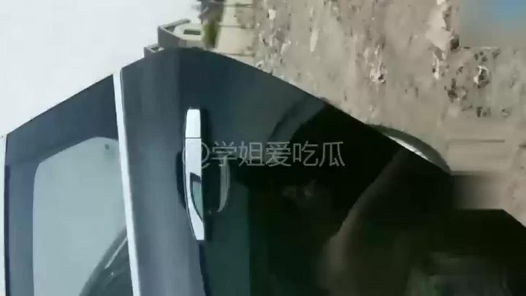 母子乱伦,野战中突然冒出……驾车到荒郊野外车操提逼,声音超好听 预览截图 6