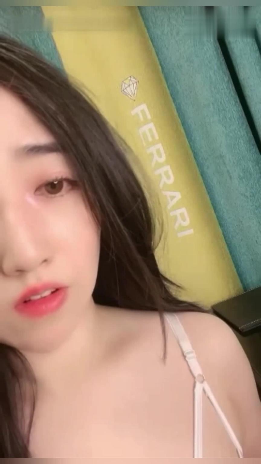 【女神提百万】今天口水好多爸爸射我嘴里撸点满满 预览截图 3