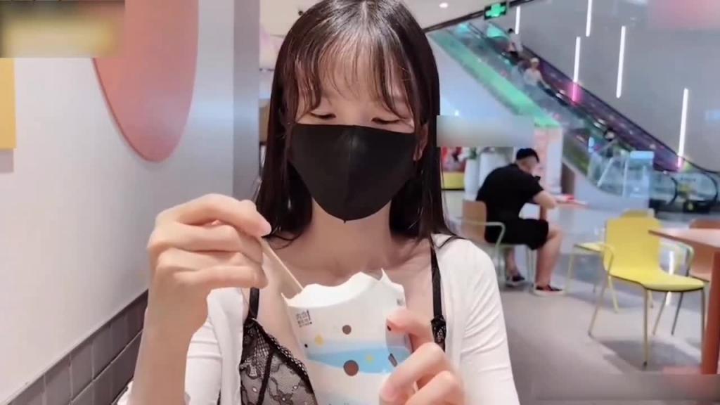 推特网红线下陪玩极品肥臀被后入爆操粉穴高潮内射浓厚精液 预览截图 2