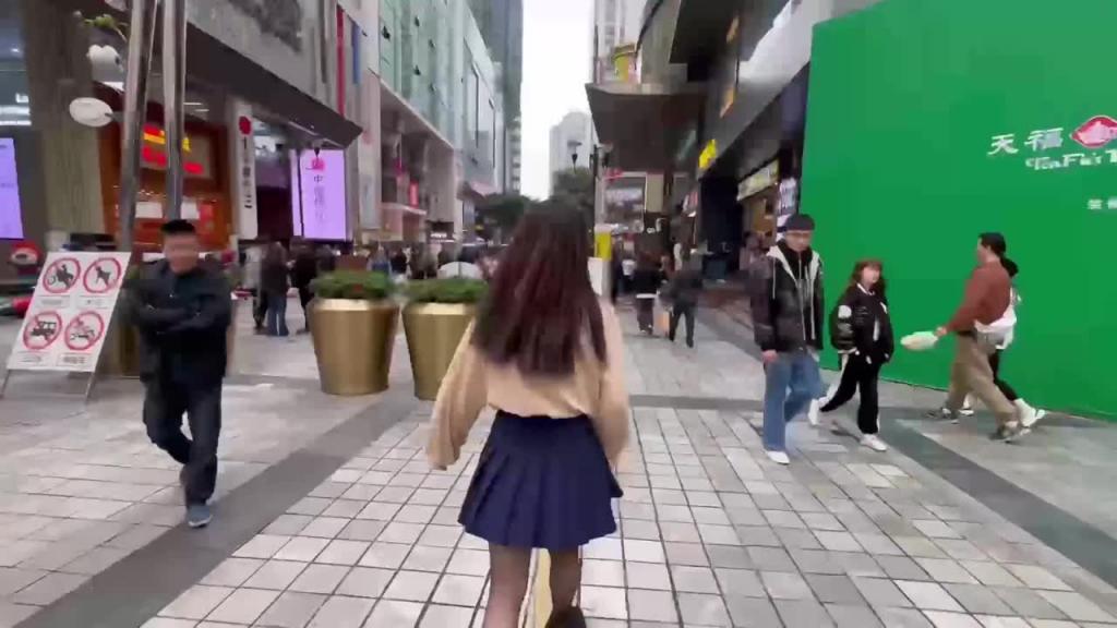 【重庆大骚逼】约炮重庆骚货全记录对话记录在街上就露出太会了 预览截图 7