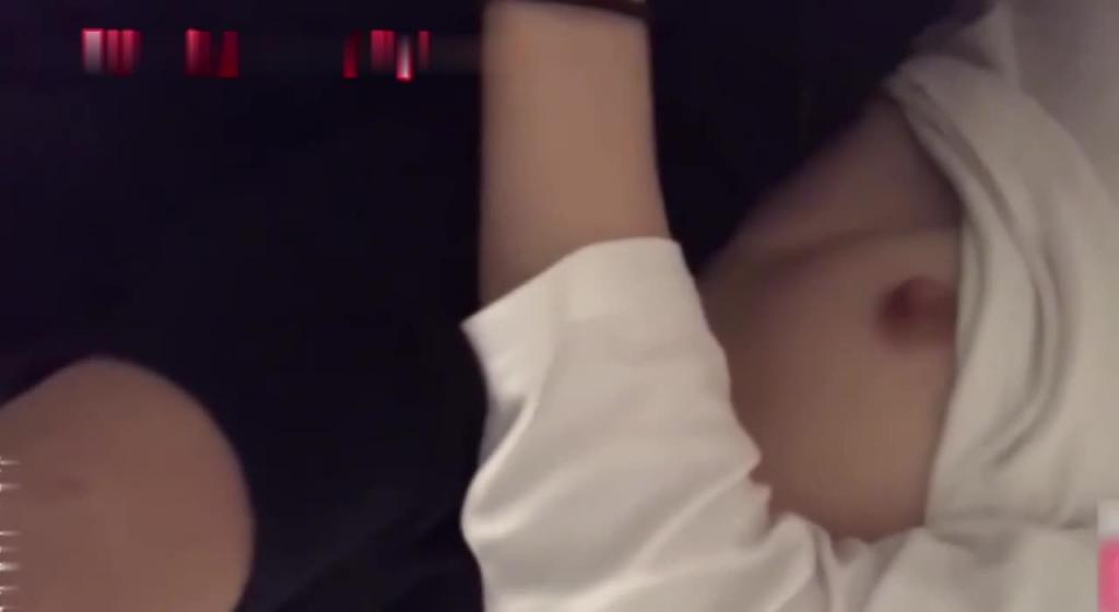 和主播妹妹蜗居出租屋乱伦黑丝妹妹 预览截图 1