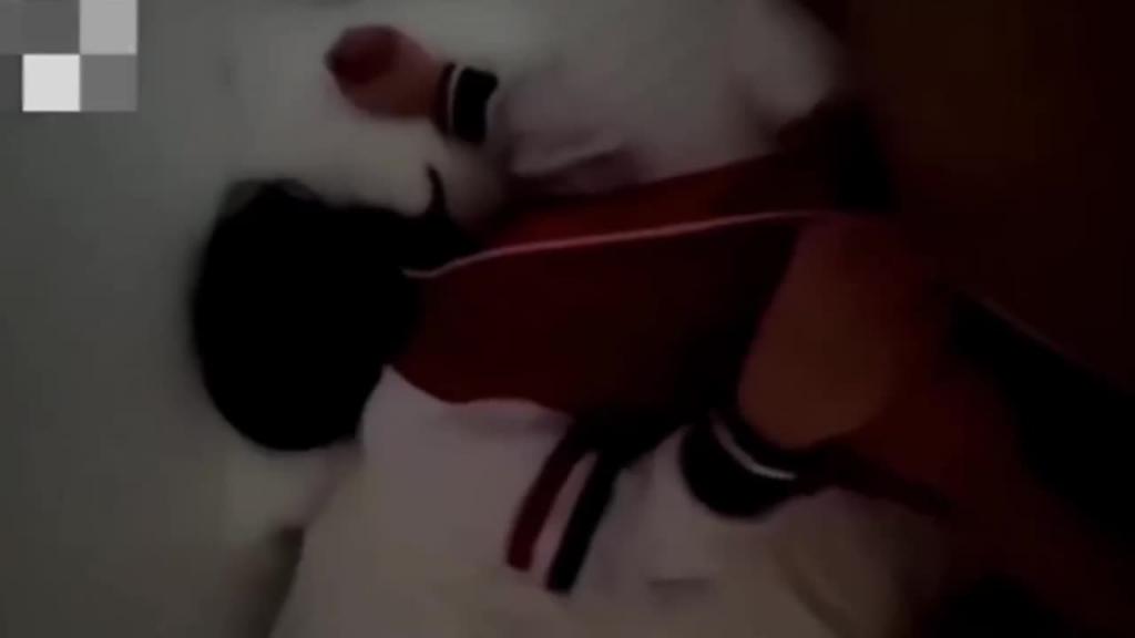 【乱伦小女儿】郑州实验中学校服妹放学后被爸爸操 预览截图 10