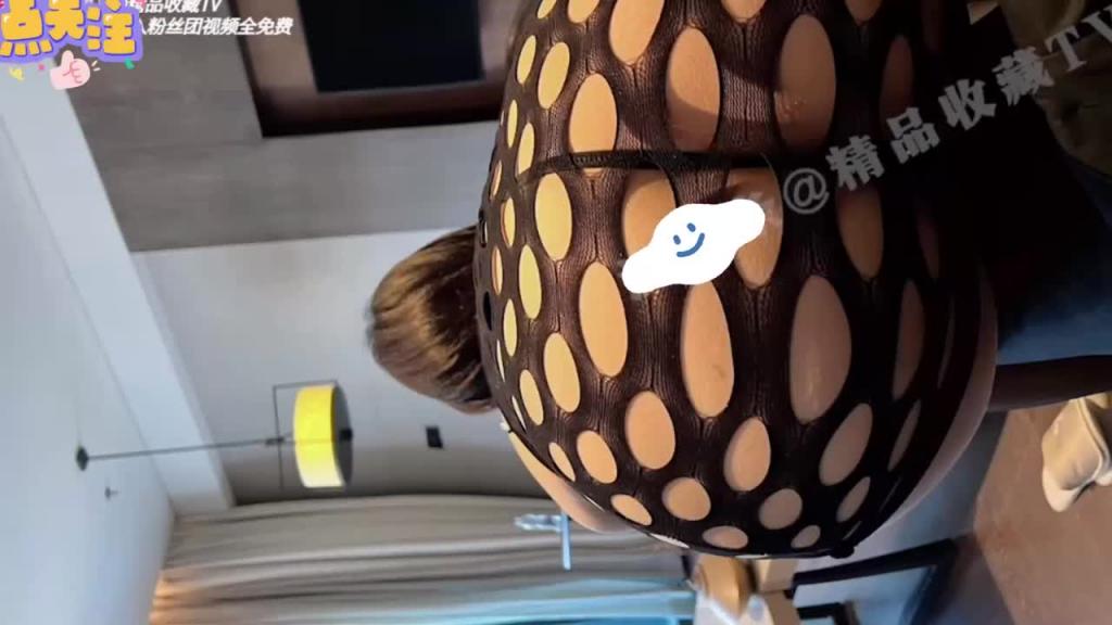 【精选】微博网红女神金主定制大尺度视频 预览截图 1