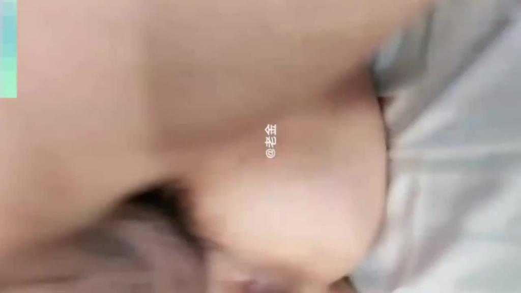 【稀有】爷爷奶奶做爱让孙子看,大妈无毛馒头逼,孙子要操奶奶!! 预览截图 9