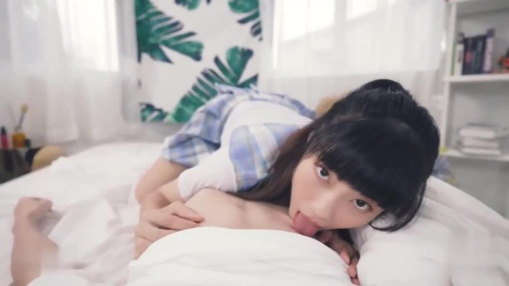 清纯美乳学生妹暑假兼职被潜规则 预览截图 1