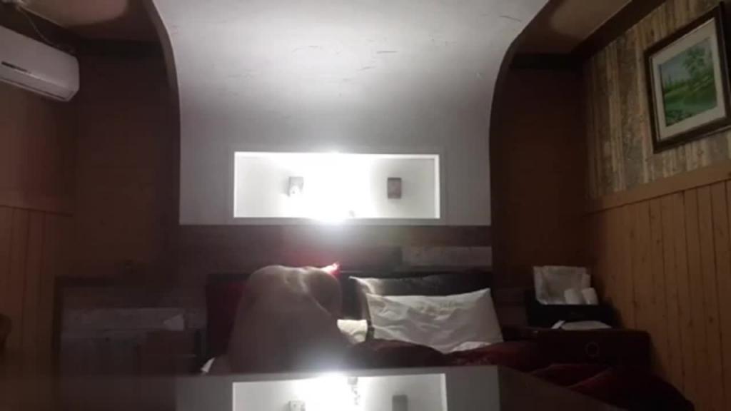 韩国网红美女吴X姬夜店找鸭男酒店开房不雅视频流出网络 预览截图 1