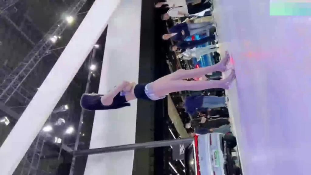 【硬核偷拍】上海车展偷拍丝袜长腿模特女神 预览截图 9
