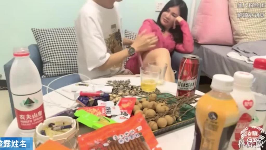真实勾搭良家少妇,有点抗拒直接大鸡巴插她嘴里一下就老实了 预览截图 2