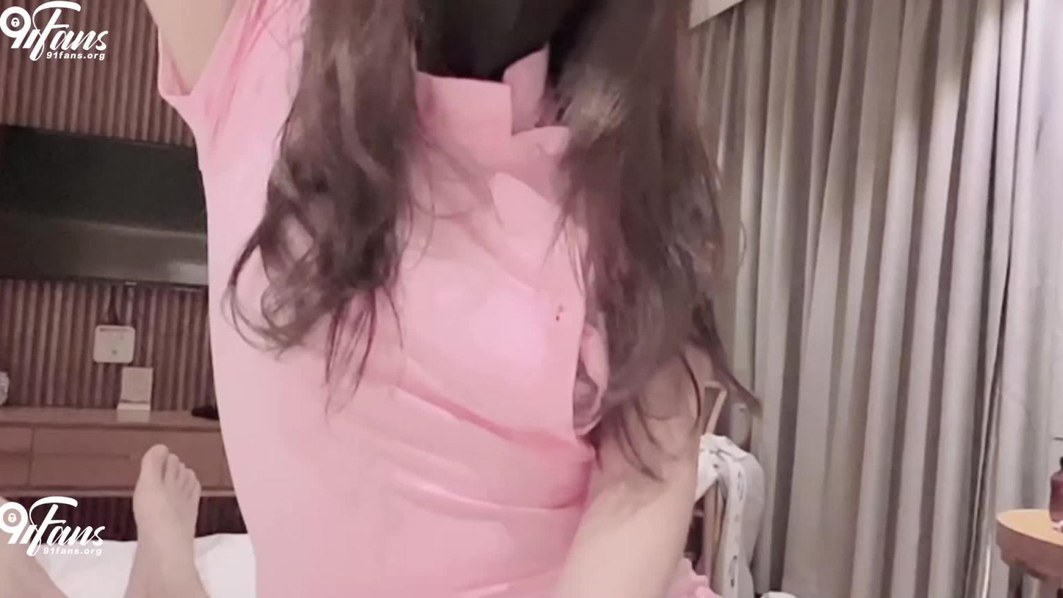 「91Fans」淫荡护士护理时间/FSOG-098 预览截图 2