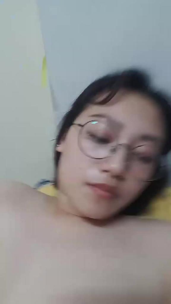 大奶高中母狗公厕露出自慰大黑茄子捅进菊花里自慰调教 预览截图 11