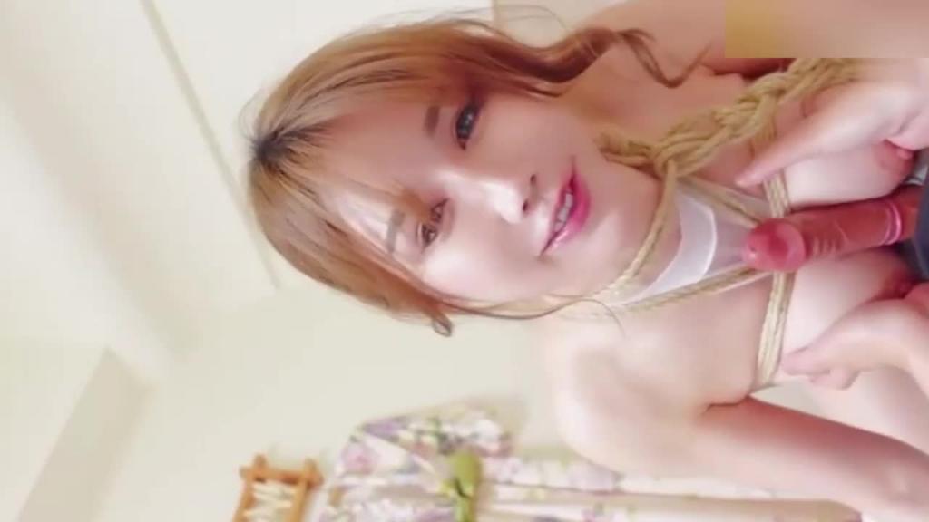 爆乳尤物辛尤里性爱合集美腿蜜桃臀诱人眼神 预览截图 8