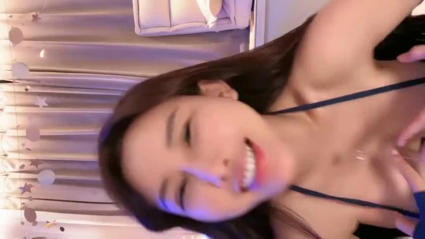 黑丝高跟露脸极品女模特精彩大秀诱惑狼友,爆乳白虎逼大长腿很是性感,道具抽插骚穴,淫声荡语撩骚高潮 预览截图 11
