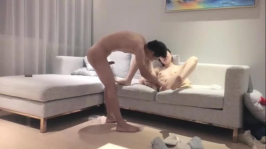 小哥网约170CM大长腿骚女,主动舌吻摸摸搞搞 预览截图 2