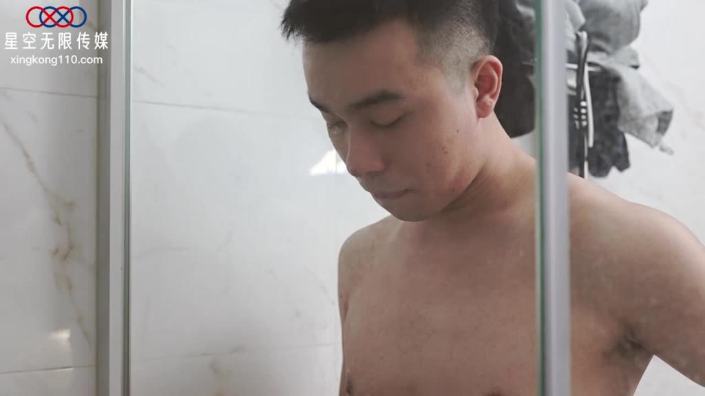XK8161 酒馆性事  引诱表弟朋友的大肉棒插我骚穴 预览截图 3