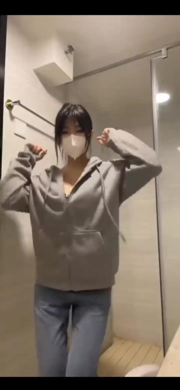 极品美女跳脱衣舞 预览截图 1