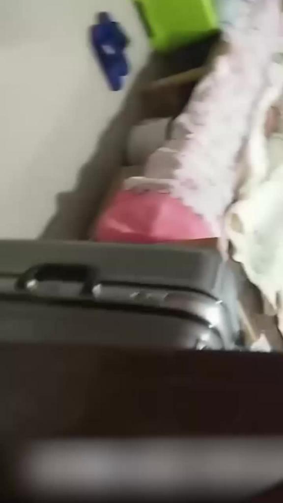 【母子乱伦】假意给妈妈按摩放松一直用脚蹭妈妈的骚逼 预览截图 5