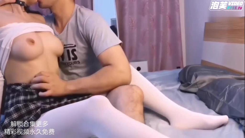 【学生精选】白丝制服小美女和大屌老外男友家中激情狂欢 预览截图 1