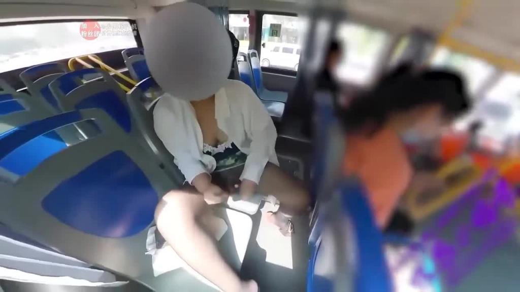 【性感小猫咪】勾引环卫工拄拐半身不遂老头都不放过 预览截图 11