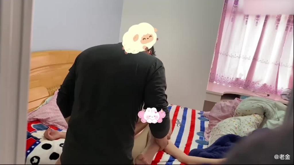 【青岛父女乱伦】鬼父趁老婆不在家破处女儿,青岛中学高二学生王梦瑶 预览截图 4