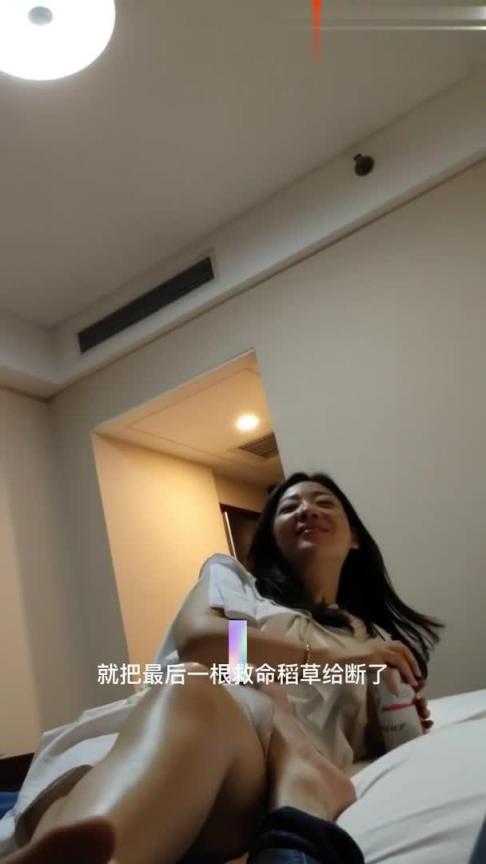 一夜我操【47岁亲舅妈3次】舅妈勾引我,舅妈讲述她与舅舅性生活不和谐苦恼。 预览截图 7