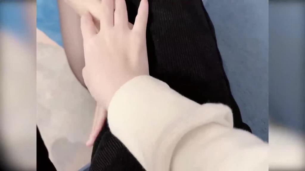 极品女技师，技师穿着开档丝袜故意让我看，你这胸开的太低了，你男朋友知道你做什么工作 预览截图 4