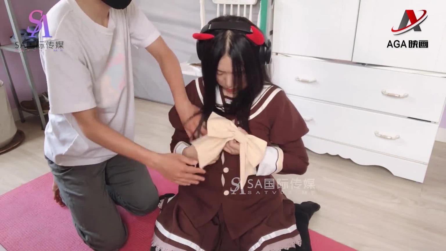 AGAW155:宅男看到动画里的角色变成真人太爽到射她的嘴巴 预览截图 3
