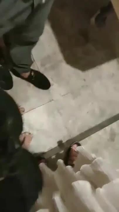 【童颜巨乳】巨乳姐妹花KTV唱歌,厕所里互舔大奶子,轮流吃鸡巴 预览截图 8