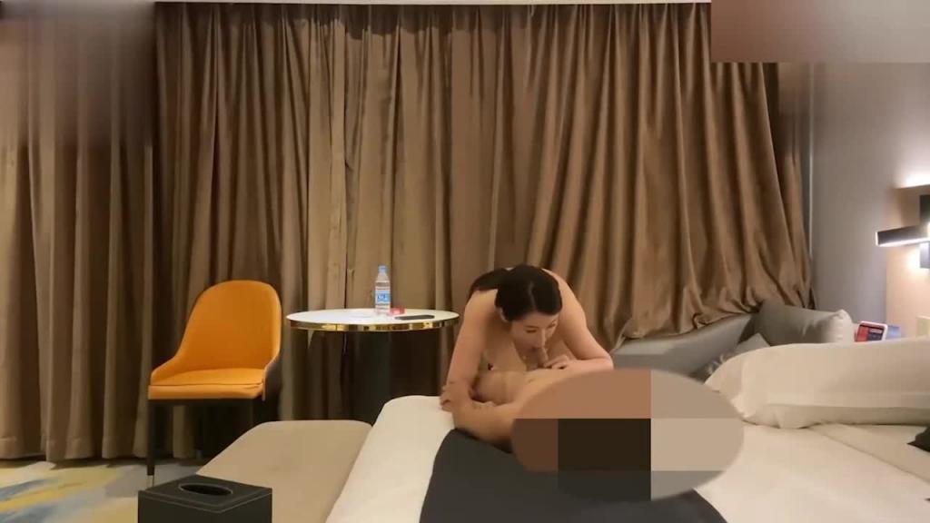 御姐型大胸女神 预览截图 3