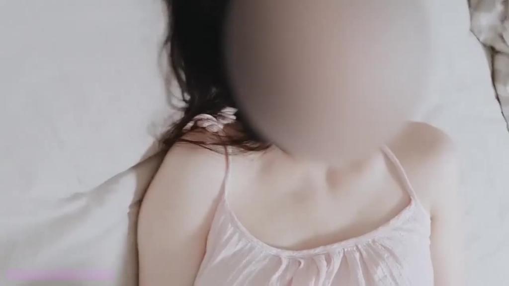 像个洋娃娃不像真人的婴儿肥超美萝莉,这才是真正的童颜巨乳 预览截图 1