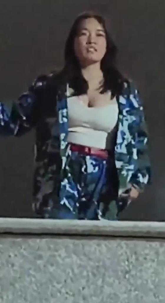 军训跳舞走光露出巨乳 西北民族大学巨乳女大学生军训跳舞走光露出大奶子火爆全网!【多视角完整版】 预览截图 8