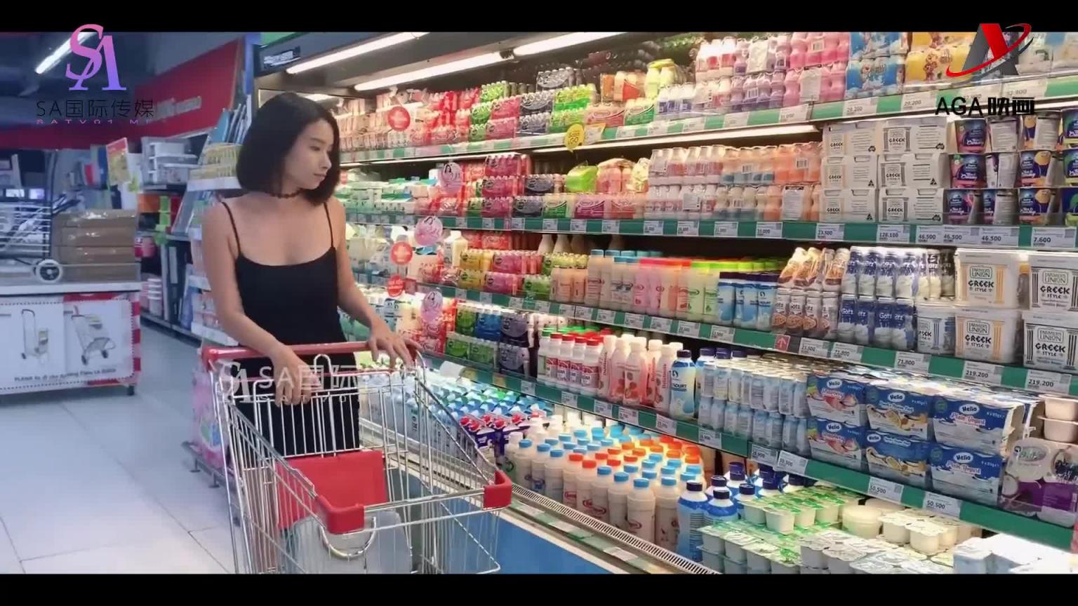 AGAW855:使用超市买的新玩具在车上潮喷 预览截图 1