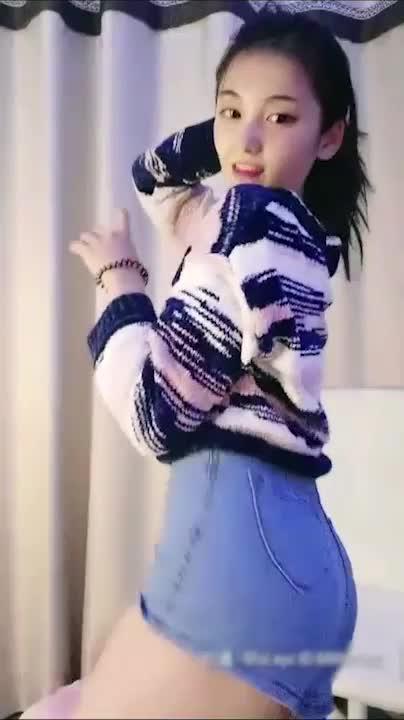 【学妹下海】脱离了大哥的禁锢,妹子单飞做主播大秀 预览截图 8